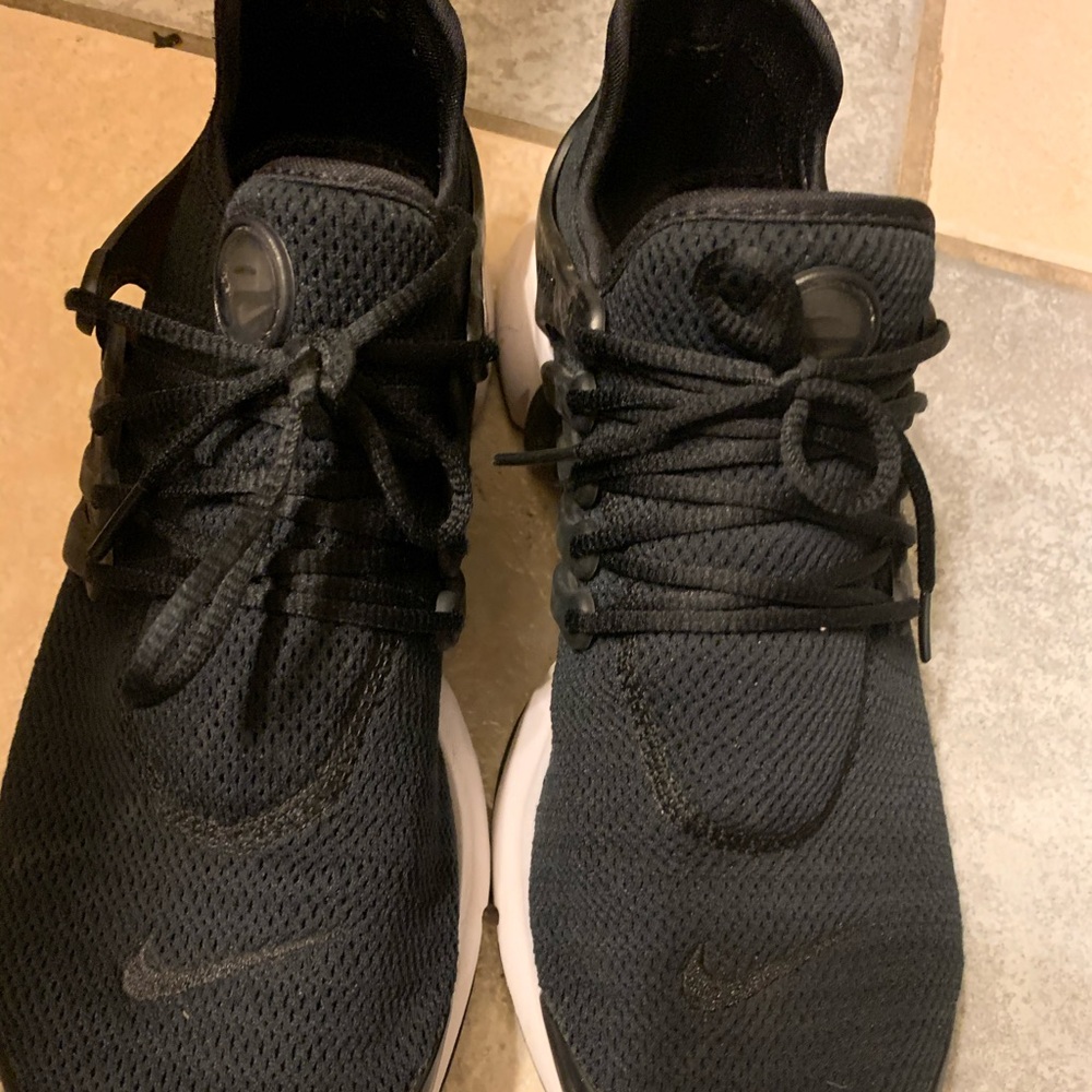 Black and White Nike Presto